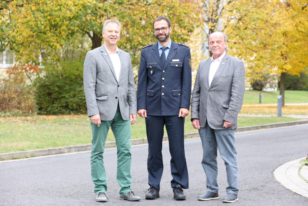 Ministerialrat Dörner (Mitte) empfängt Jürgen Sahre (re.) und Michael Schulz (li.)